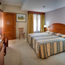 Confortables habitaciones en Hotel Reina Cristina. Disfruta  nuestra oferta en Teruel